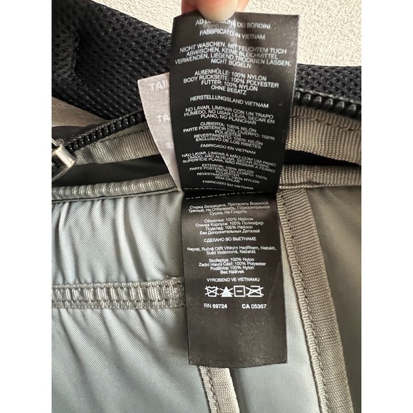 Columbia Sportswear Black Backpack Unisex Daypack XU1678 1951531 Hiking Travel - Picture 10 of 13